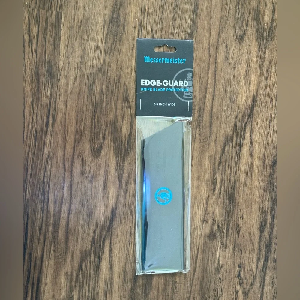 Sur La table Messermeister Plastic Blade Guards size 2 by 6